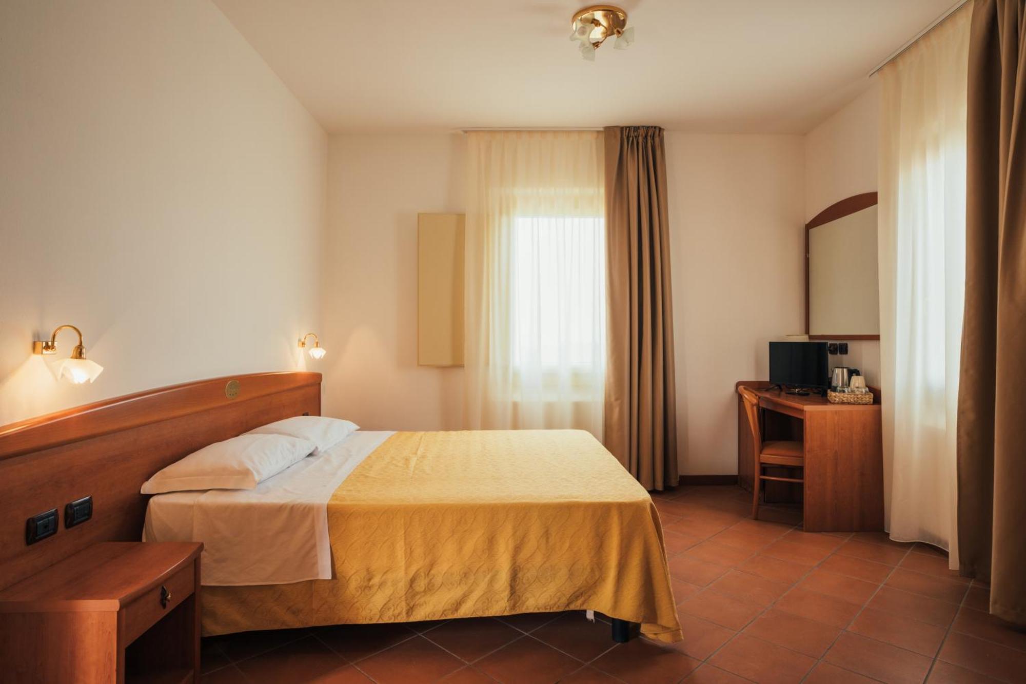 Albergo Cane Dozza Exterior foto