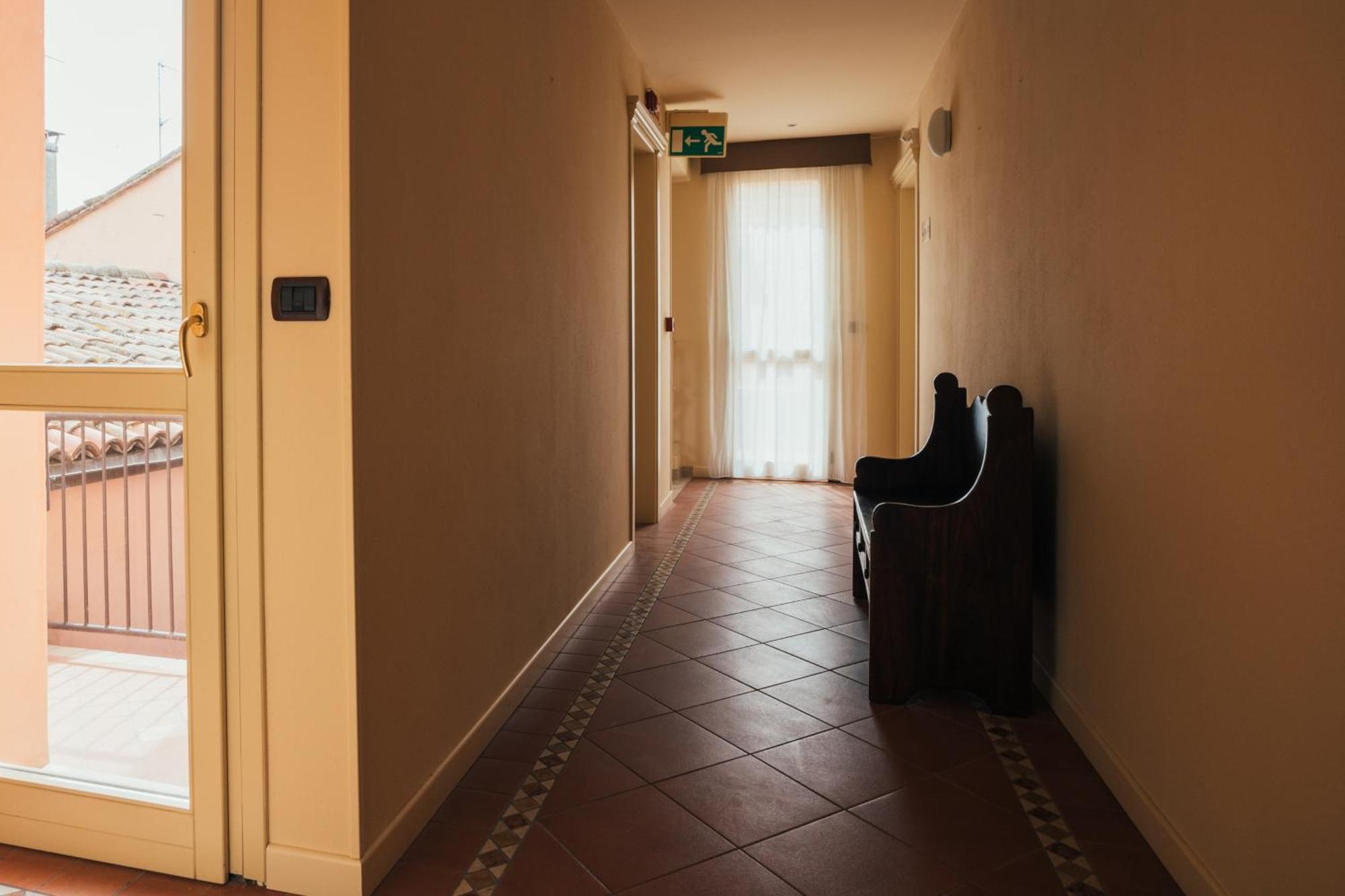 Albergo Cane Dozza Exterior foto