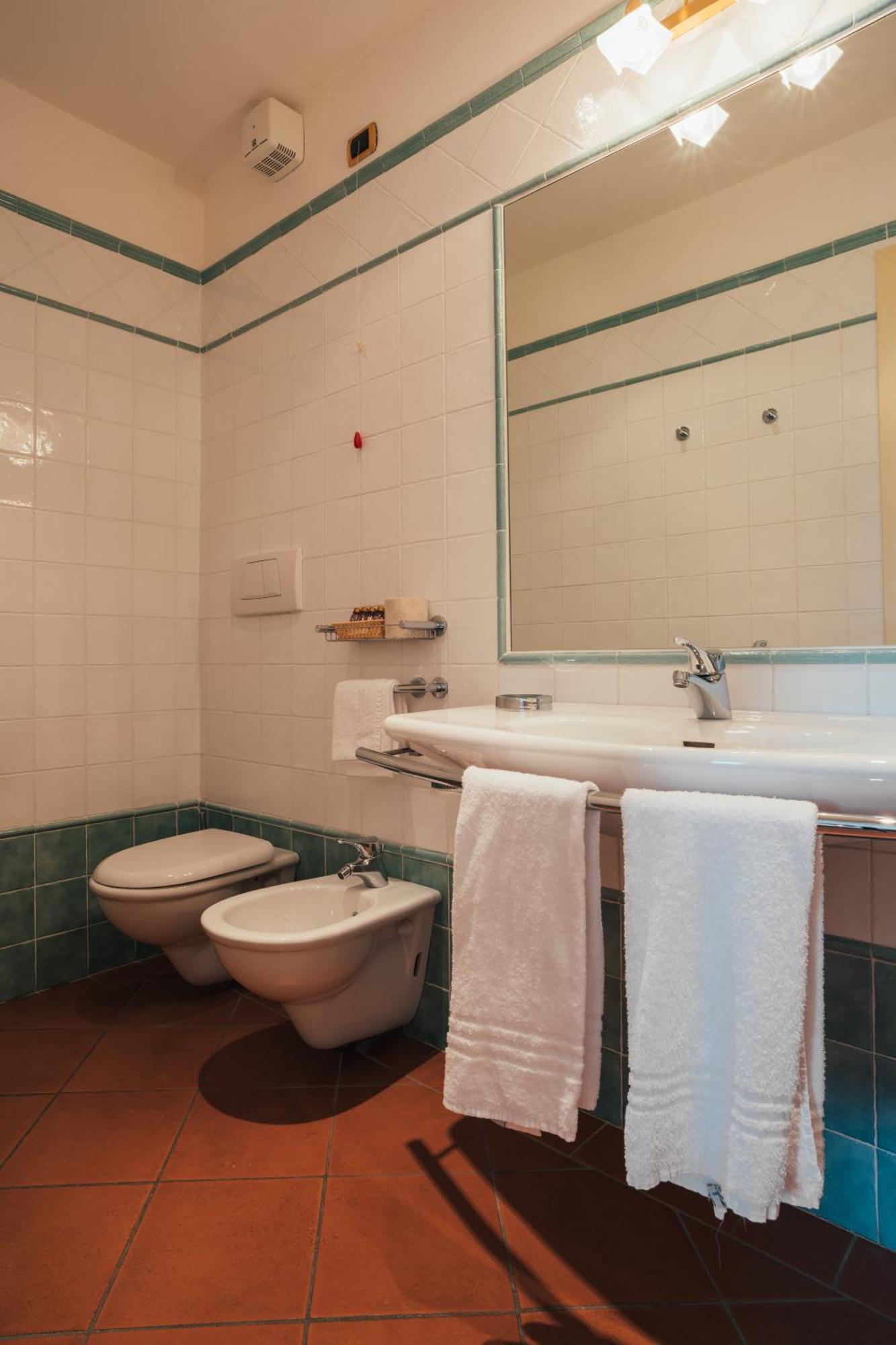 Albergo Cane Dozza Exterior foto