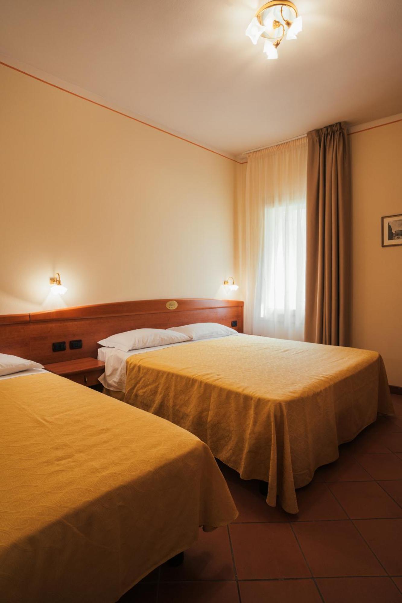 Albergo Cane Dozza Exterior foto