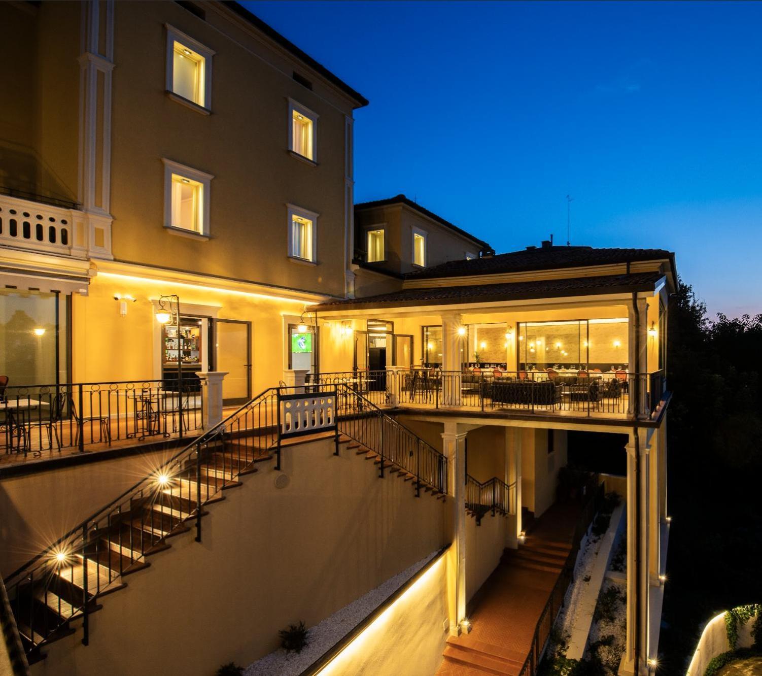 Albergo Cane Dozza Exterior foto