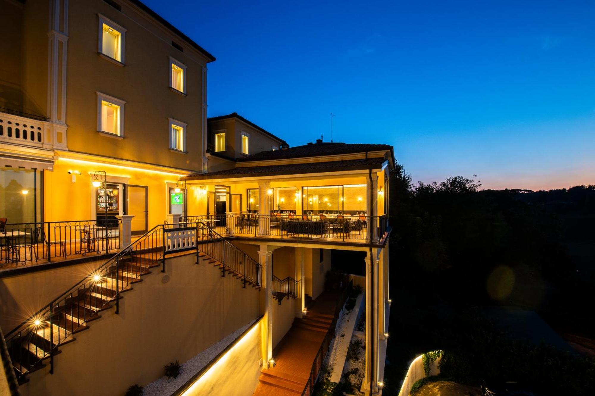 Albergo Cane Dozza Exterior foto